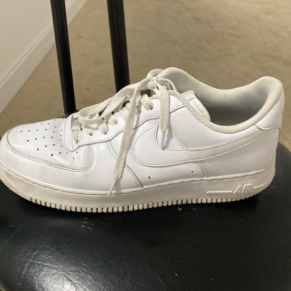 Air forces 1s!! Comes With box, good and clean, a bit creased. For 60 can do 50 - Picture 2 of 2